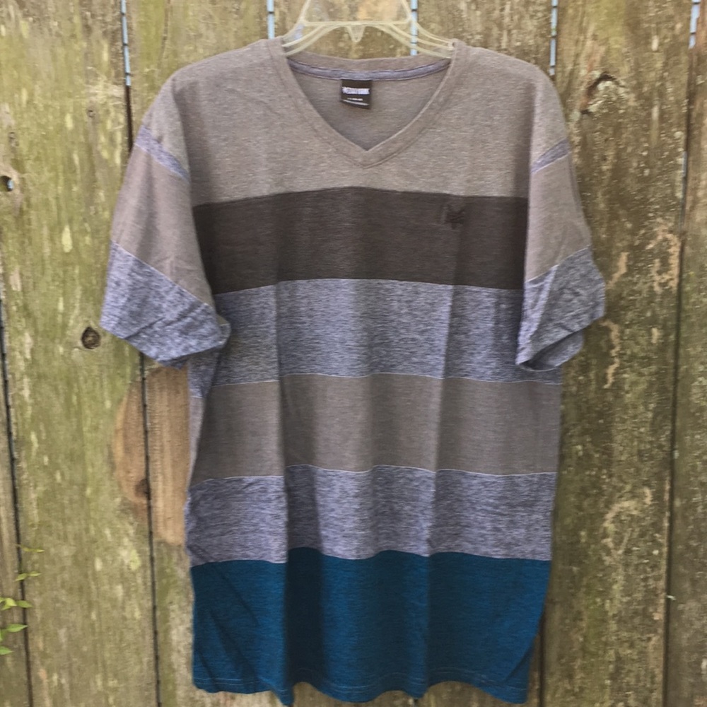 Zoo York V Neck Pullover Shirt Large